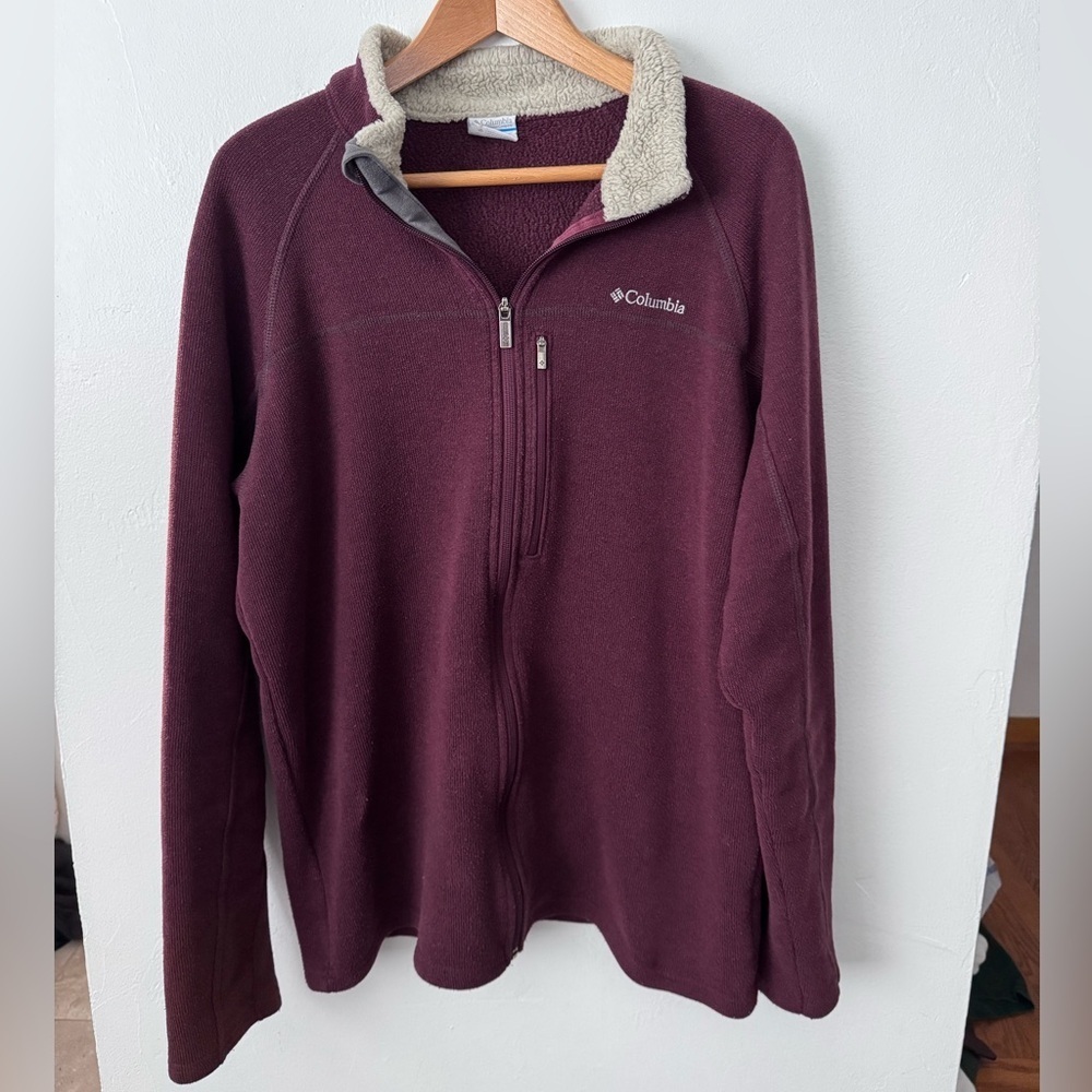 Columbia maroon sweater knit zip up
jacket with sherpa collar Size XL